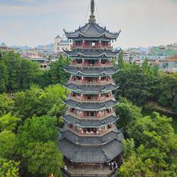 Ici la pagode historique en bois