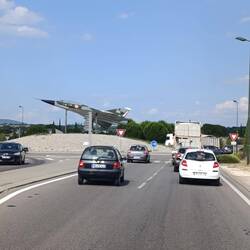 Was macht denn der Jet im Kreisverkehr? 🤔