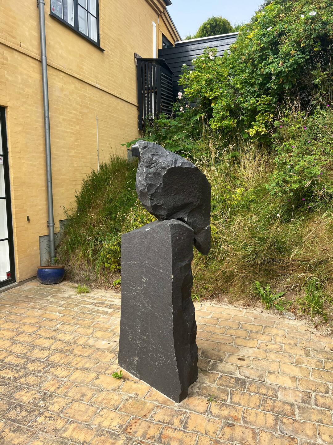 Sculptures in Lonstroup.
