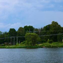 Strom und Telefon gibt es hier überirdisch.