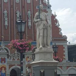 Roland (Song of) was a popular figure for the public square