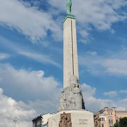 Freedom Monument. Only guarded during day & in nice weax.