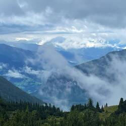 Die Wolken steigen aus