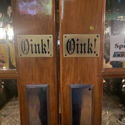 Abendessen im "Pig and Whistle"