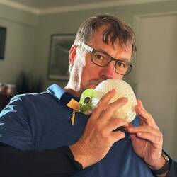 Nach dem deftigen Essen gönnen wir uns noch einen Absacker im Wohnzimmer unserer Unterkunft.