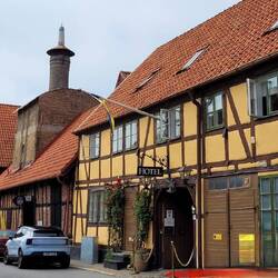 Brauerei Gaststätte (mit dem Turm)
