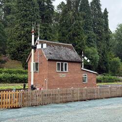 Ein Bahnhofshaus