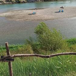 Wir fuhren immer an der Vjossa (angeblich der letzte europäische Wildfluss) entlang...