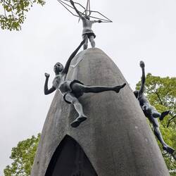 Children's peace monument