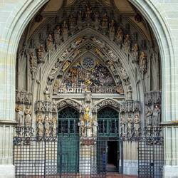 The main portal of the cathedral — Bern ... Old City.