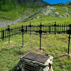 Soldatenfriedhof aus dem 1. WK ...