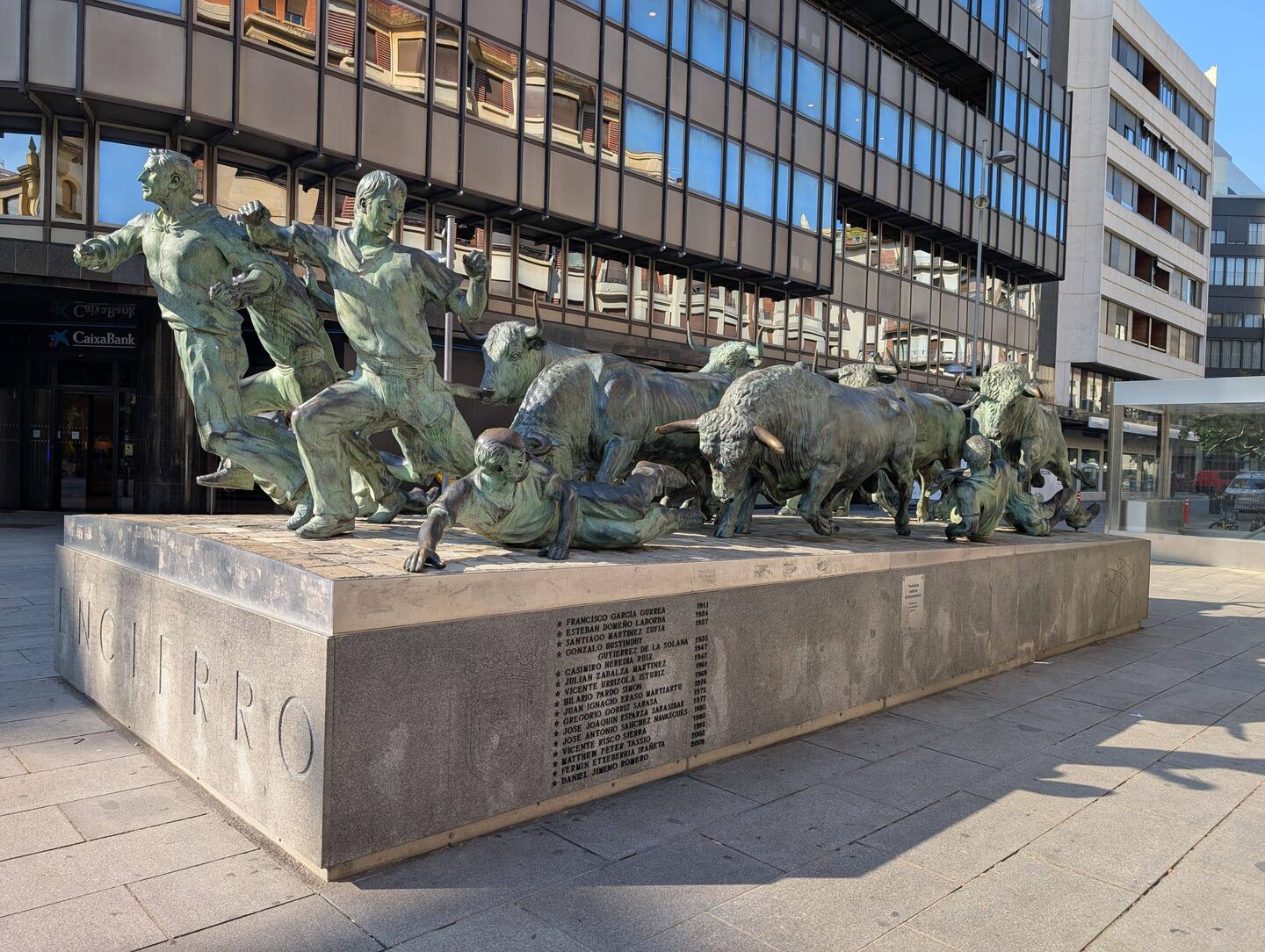 Den Toten des Stierlaufs gewidmet
