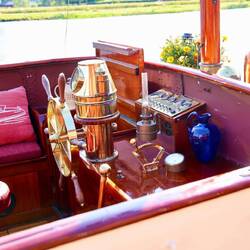 Ein Steuerstand von damals.