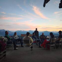 Vielen Dank Sebastian, für eine Runde auf unsere Verlobung🍻