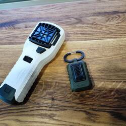 Stationäre Abwehr. Läuft entweder mit Gas oder mit Strom.