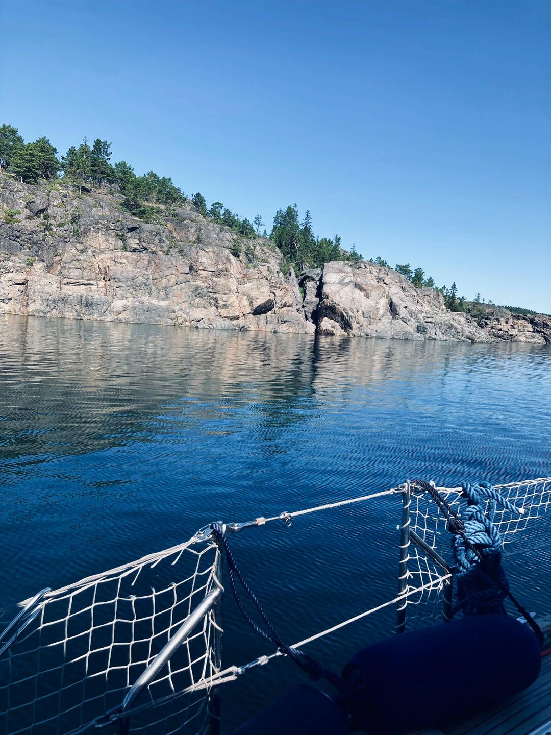 Neben der Högakusten ist die Küste nur nördlich von Göteborg steil