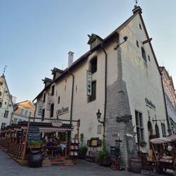 Hier mussten wir laut Gerd unbedingt essen, Olde Hansa, aber es war nicht gut