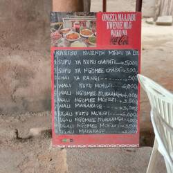 Speisekarte.Alles auf Suhaheli. Keiner spricht Englisch.