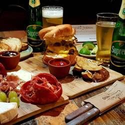 Cold platter and double burger to share. The setting of restaurant "1800" was fantastic!