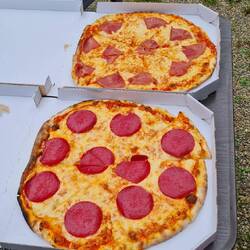 Und dann haben wir den ersten Lieferservice in Lichtenstein eingeführt, die Premierentour waren wir!