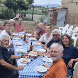 Gezellig avondmaal in de tuin