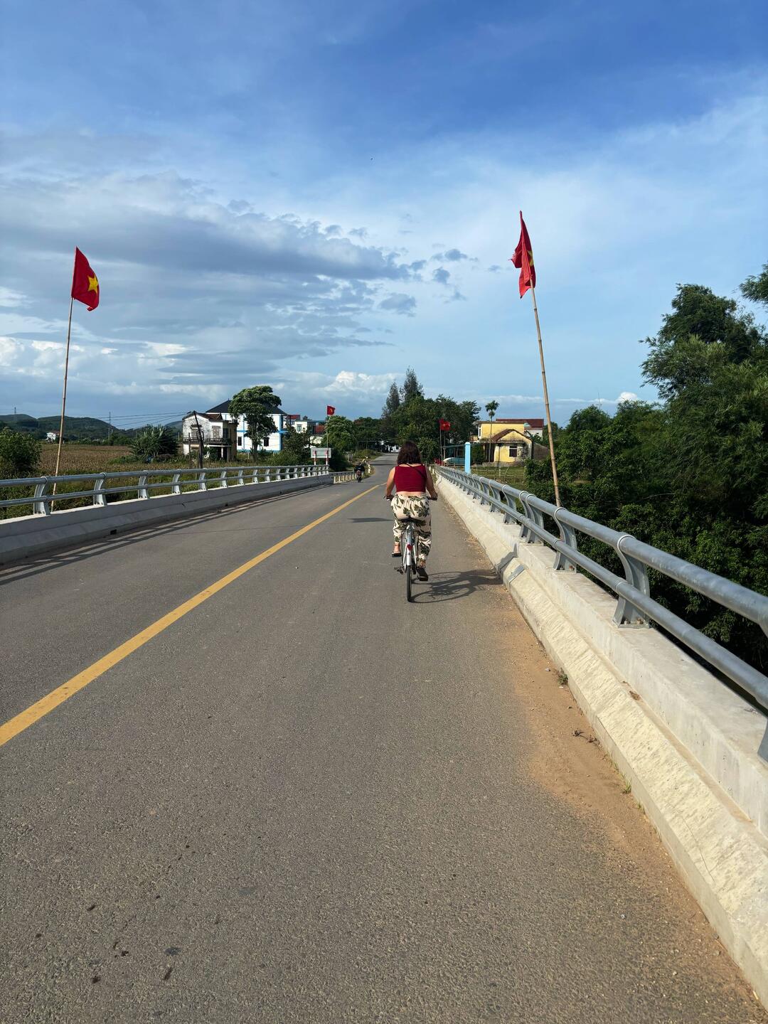 Mit dem Fahrrad Phong Nha am erkunden