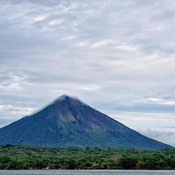 Volcán Concepción von der Fähre