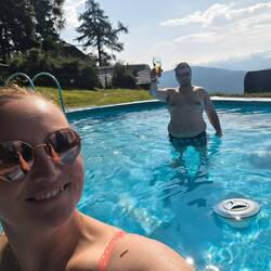 Privat Pooltime mit Fernblick