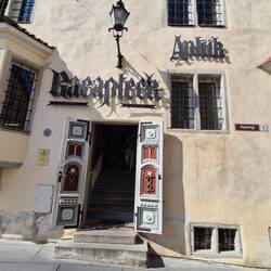 Und noch etwas Apotheke, die Ratsapotheke, die dienstälteste Apotheke der Welt