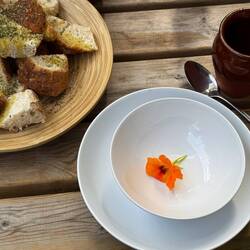 So pretty! The bread was good - salt, oregano, and olive oil on it.