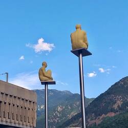 Part of 7 Poetes" (7 Poets) is a sculptural work by Jaume Plensa