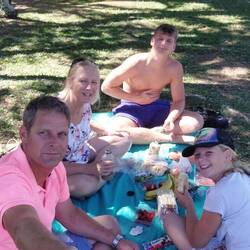 Frühstück an der Lagune von Darwin