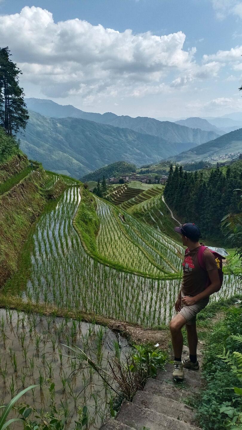 Dans une vallée encaissée et isolée, 3 villages Zhuangs vivent hors du temps
