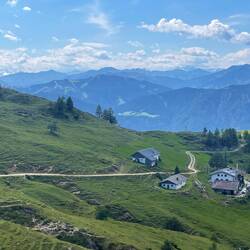 Blick von oben auf die Buchackeralm