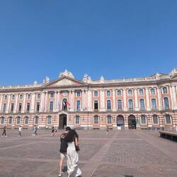 Le Capitole von außen...