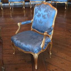 Wer erkennt auch ein Gesicht aus Kronen?