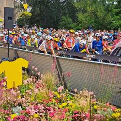 Die Fahrer stellen sich auf, die Spannung steigt
