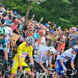 In der ersten Reihe die trikotträger