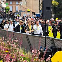 Die Prominenz läuft auf