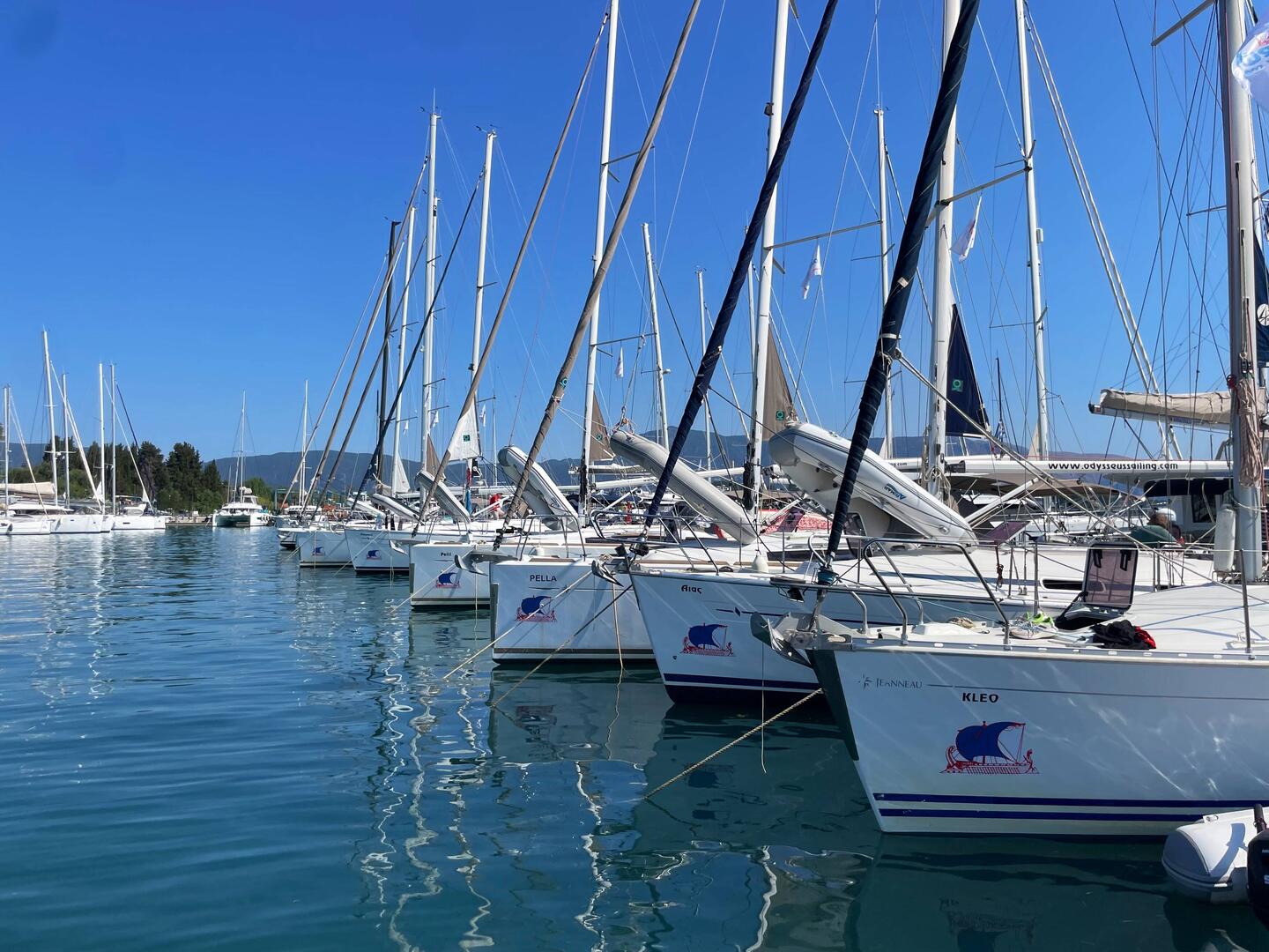Morgens im Hafen, die Odysseus-Flotte