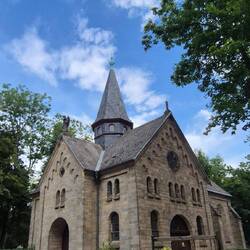Schöne, alte Friedhofskirche in Wolmirsleben.