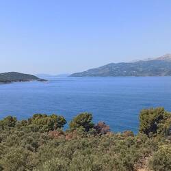 Wir fuhren nach Süden auf die Halbinsel Ksamil und hatten erste Blicke auf Korfu