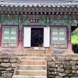 Sinheungsa Temple