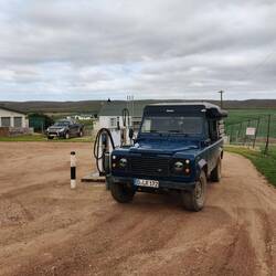 Auf einer der Farmen bekomme ich zum Glück Diesel