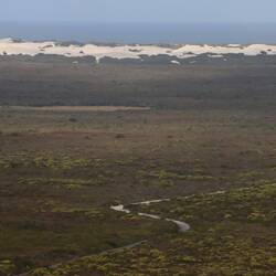 ...sind die hohen Dünen bereits in der Ferne zu sehen