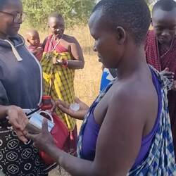 Das erste Mal Eiswürfel probieren