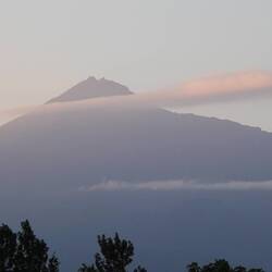 und Abends noch ein Blick auf den 4562 m hohen Mount Meru