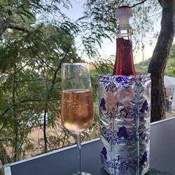 Zur Ankunft an der cote d'azur wird heute die 2. Flasche prickelwasser 🍾 geöffnet