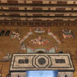 The top of the mosaic is cut off because the artish miscalculated.