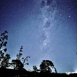 Nächtlicher Sternenhimmel über der Südhalbkugel